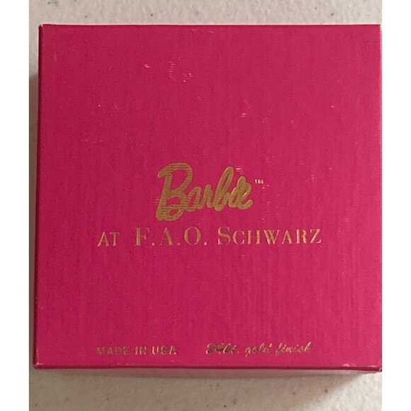 Vtg Barbie F.A.O. Schwarz Gold Finish Christmas Ornament 2" Diameter Made In USA - Picture 5 of 7